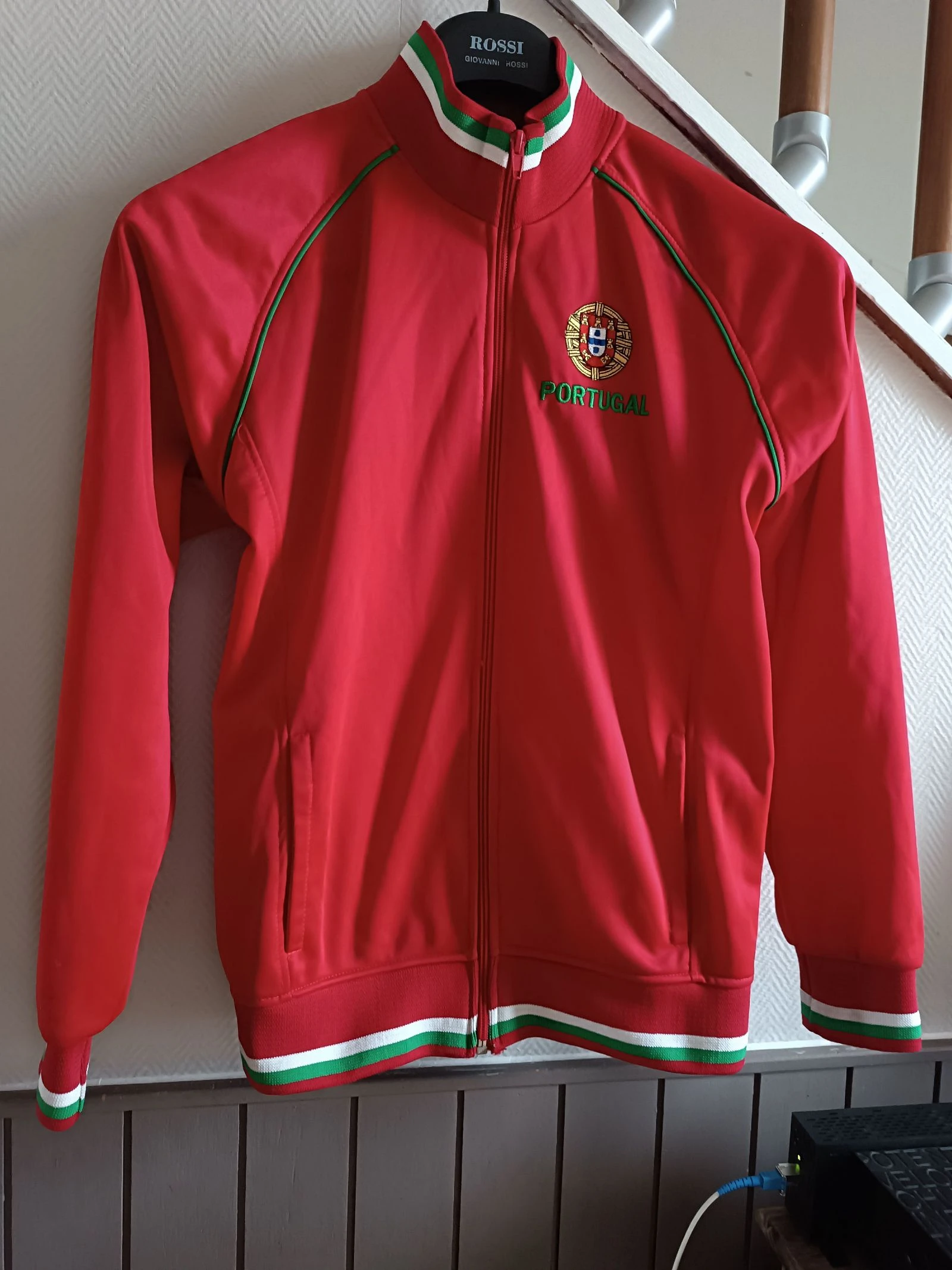 Veste de survêtement rouge Portugal style
rétro / vintage XS